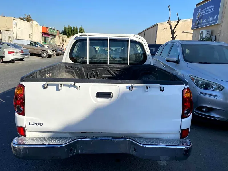 ميتسوبيشي L200 2013